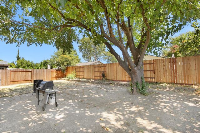 6140 Glenhurst Way, Citrus Heights, CA 95621