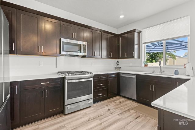 11330 Aspen Hill Dr, Caldwell, ID 83605