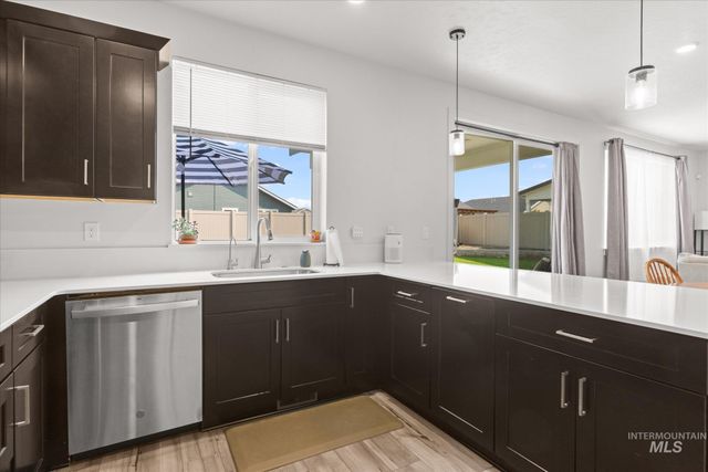 11330 Aspen Hill Dr, Caldwell, ID 83605