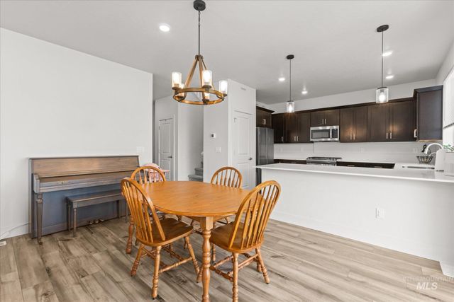 11330 Aspen Hill Dr, Caldwell, ID 83605