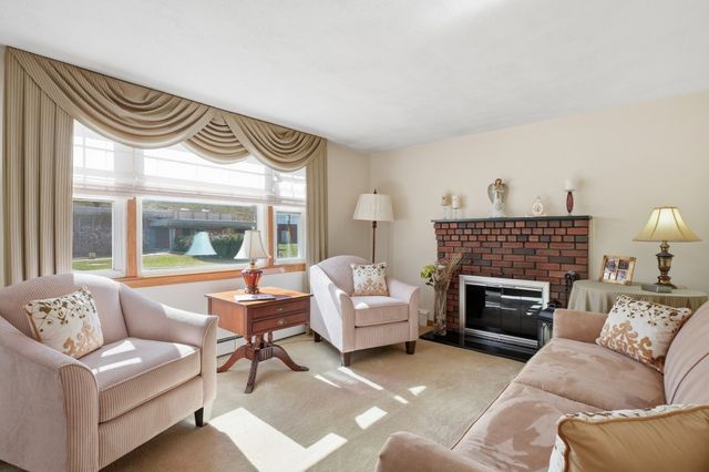 57 Winter St, Woburn, MA 01801