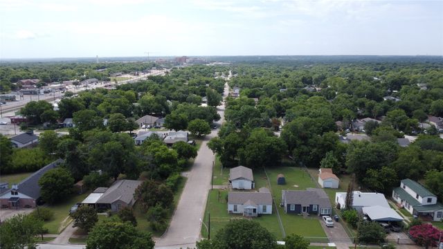 1447 Oakley Avenue, Dallas, TX 75216