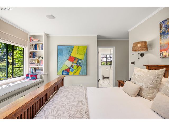 5050 Sw HILLTOP Ln, Portland, OR 97221
