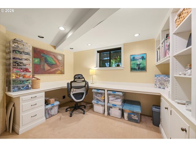 5050 Sw HILLTOP Ln, Portland, OR 97221