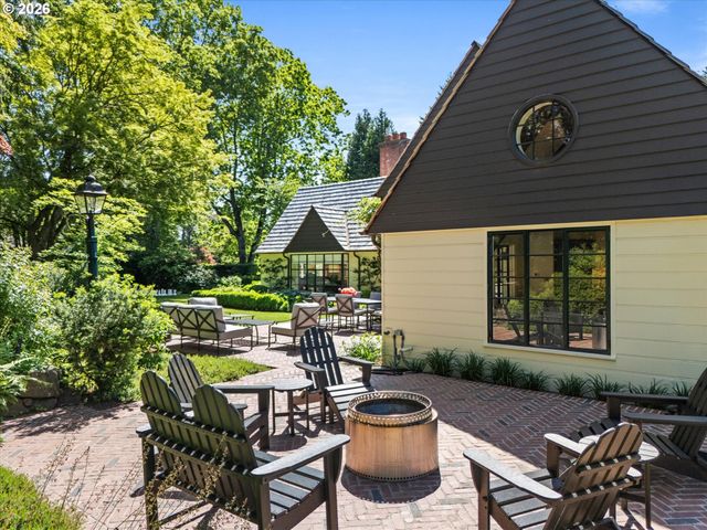 5050 Sw HILLTOP Ln, Portland, OR 97221
