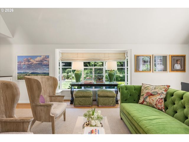5050 Sw HILLTOP Ln, Portland, OR 97221