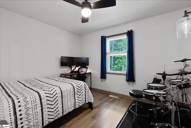 29 Lee Way, Taylors, SC 29687