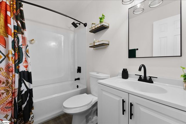 29 Lee Way, Taylors, SC 29687