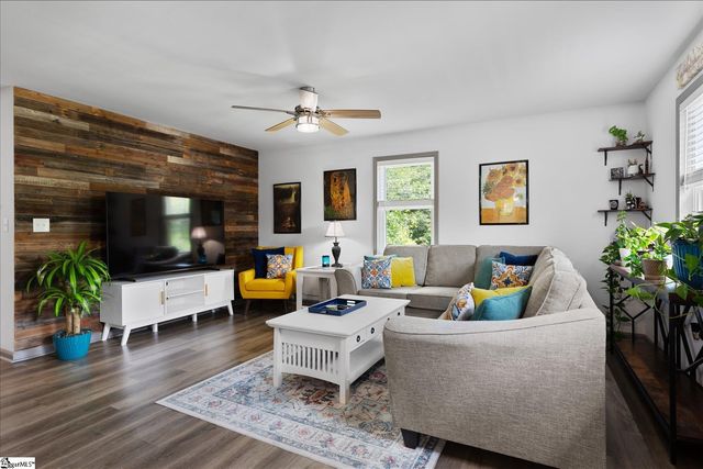 29 Lee Way, Taylors, SC 29687