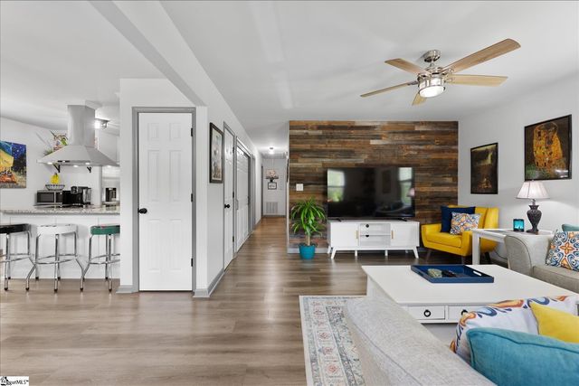 29 Lee Way, Taylors, SC 29687
