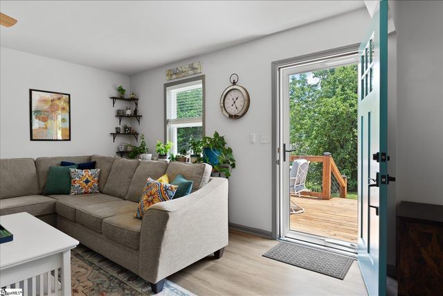 29 Lee Way, Taylors, SC 29687
