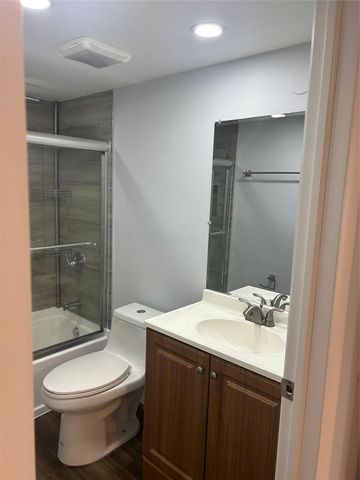 7035 NW 186TH Street D111, Hialeah, FL 33015
