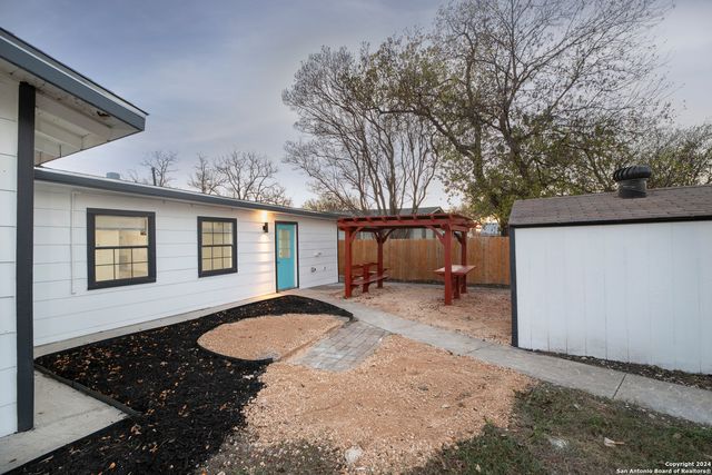 636 Southeast Terrace, New Braunfels, TX 78130