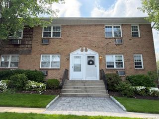 3 Anchorage Lane 1B, Oyster Bay, NY 11771