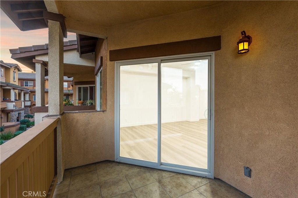 Image 12 of property listing at 501 N Lark Ellen Avenue B, Covina, CA 91722