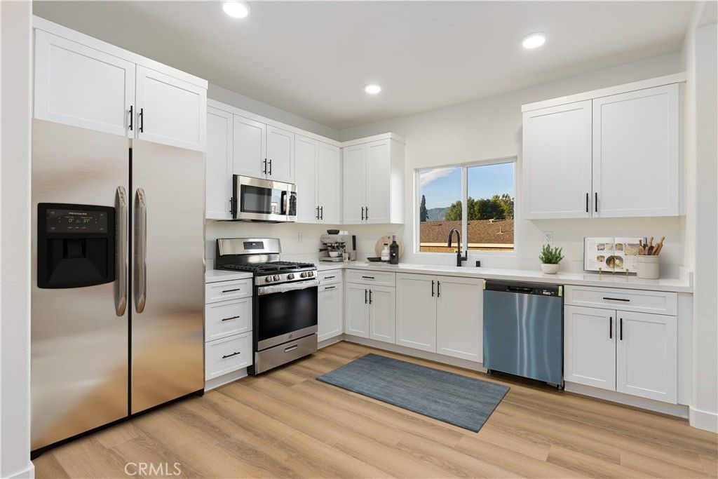 Image 18 of property listing at 501 N Lark Ellen Avenue B, Covina, CA 91722