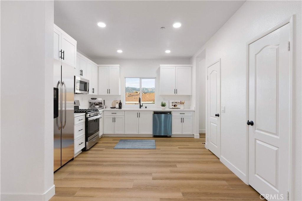 Image 19 of property listing at 501 N Lark Ellen Avenue B, Covina, CA 91722