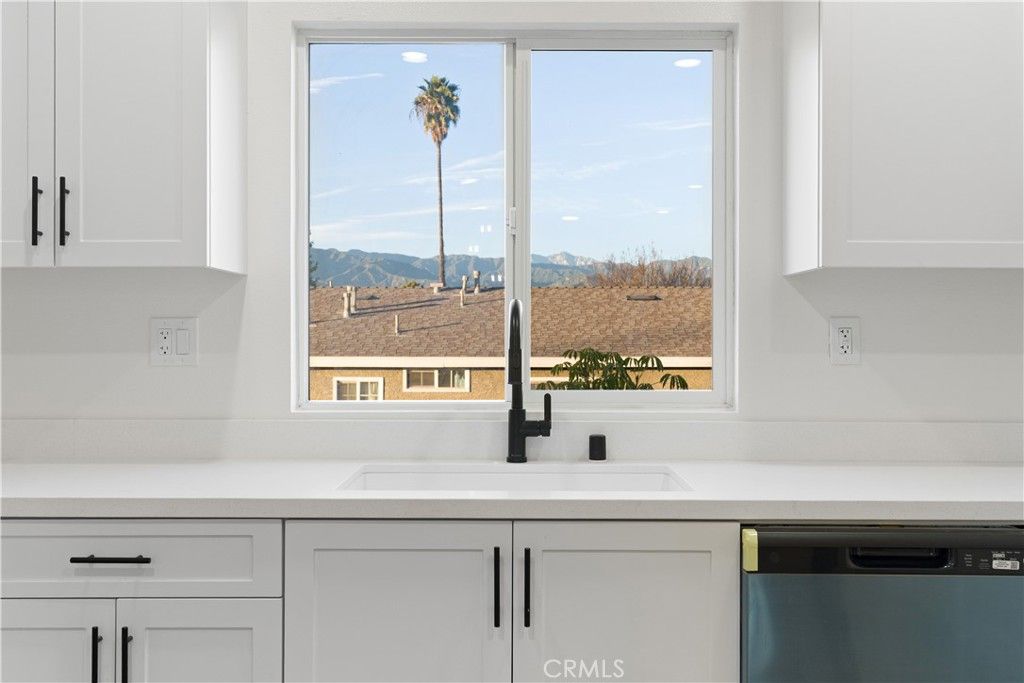 Image 20 of property listing at 501 N Lark Ellen Avenue B, Covina, CA 91722