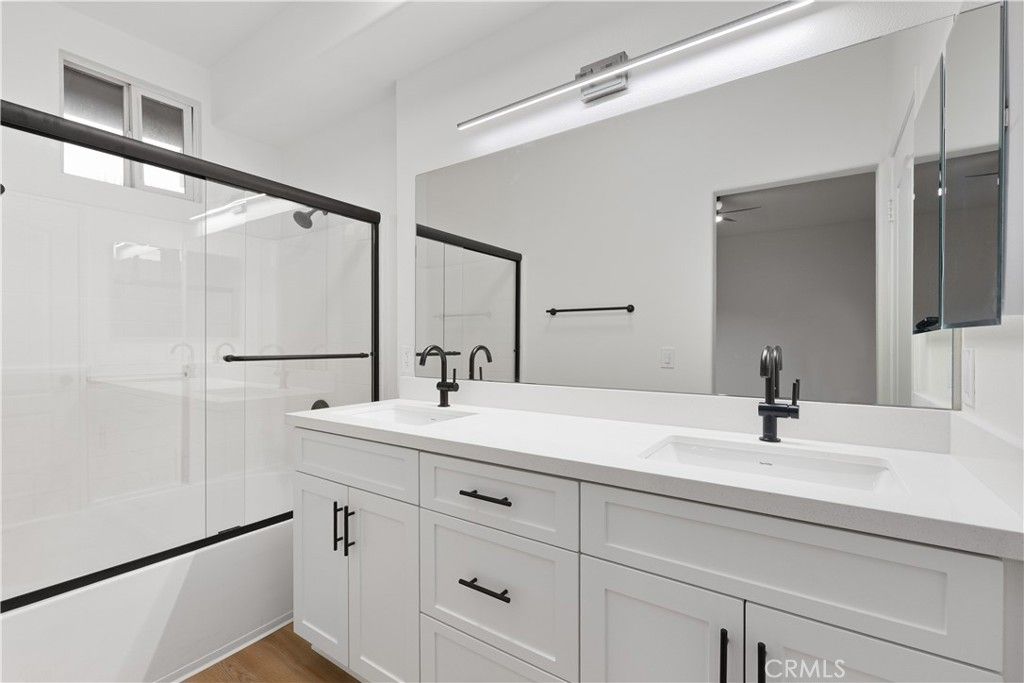 Image 28 of property listing at 501 N Lark Ellen Avenue B, Covina, CA 91722