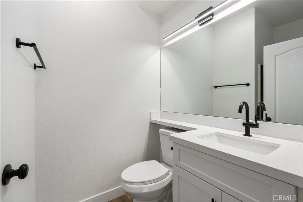 Image 33 of property listing at 501 N Lark Ellen Avenue B, Covina, CA 91722