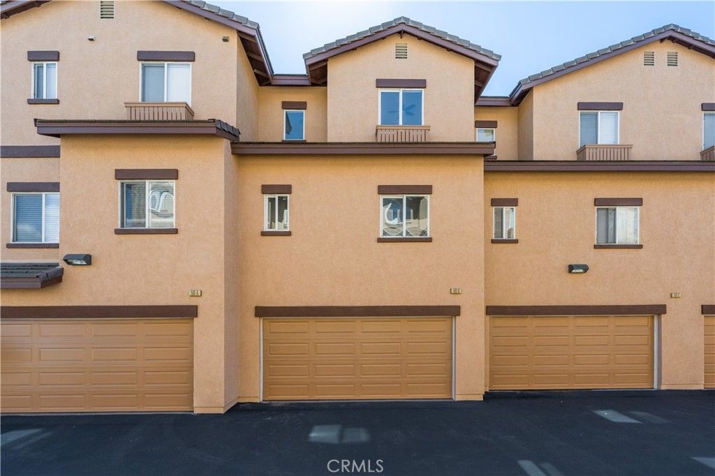 Image 39 of property listing at 501 N Lark Ellen Avenue B, Covina, CA 91722