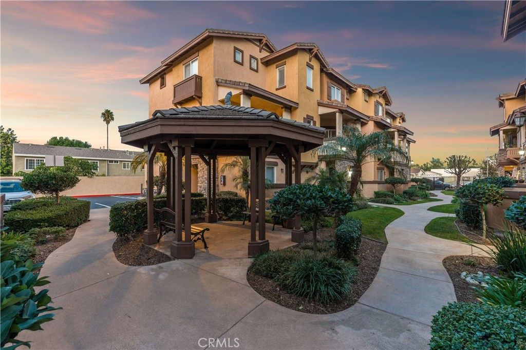 Image 47 of property listing at 501 N Lark Ellen Avenue B, Covina, CA 91722