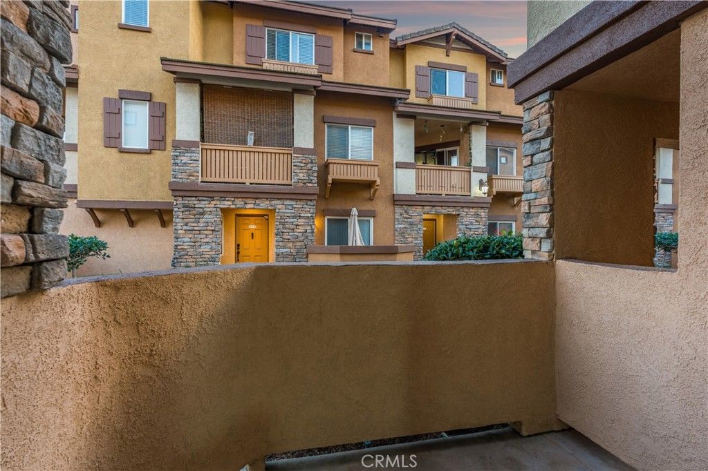 Image 8 of property listing at 501 N Lark Ellen Avenue B, Covina, CA 91722