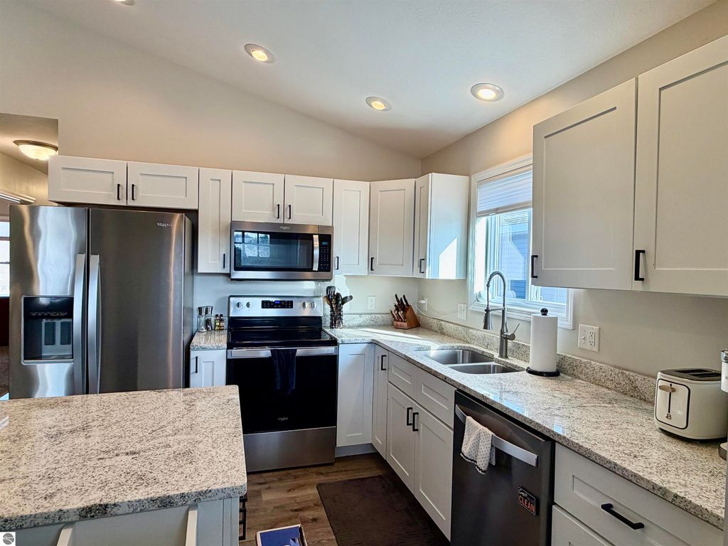 Image 6 of property listing at 1072 Cupola Place, Traverse City, MI 49696