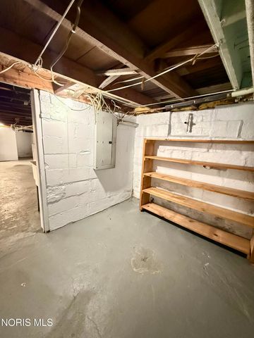 711 Sawyer Road, Toledo, OH 43615