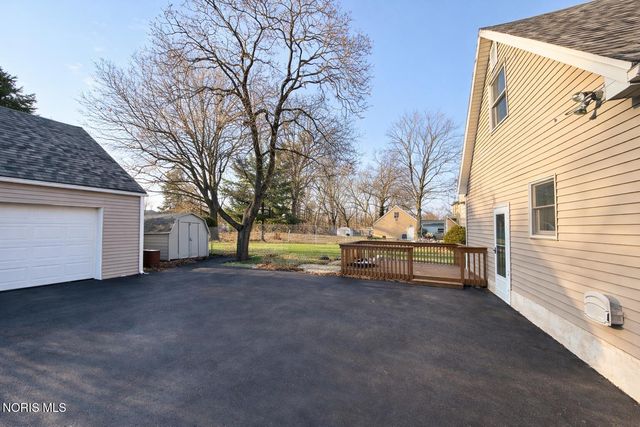 711 Sawyer Road, Toledo, OH 43615