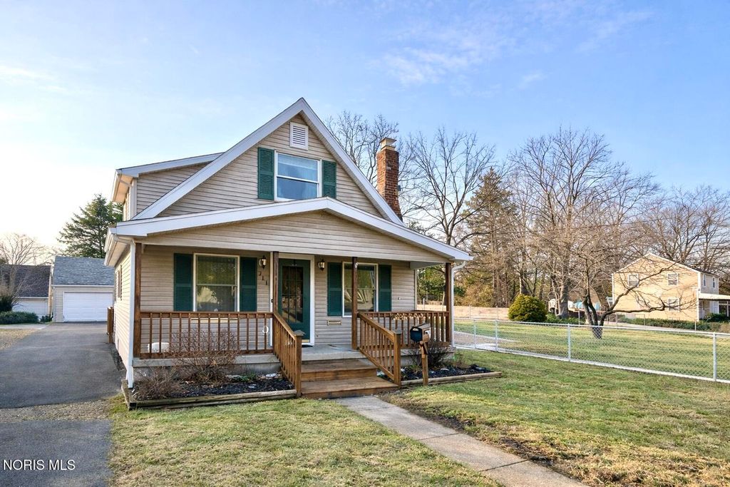 711 Sawyer Road, Toledo, OH 43615