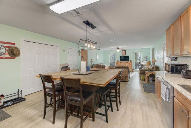 13351 E Highway 105, Cleveland, TX 77327