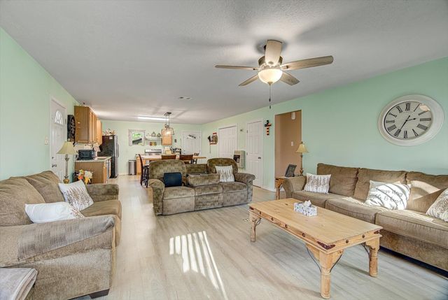 13351 E Highway 105, Cleveland, TX 77327