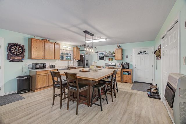 13351 E Highway 105, Cleveland, TX 77327