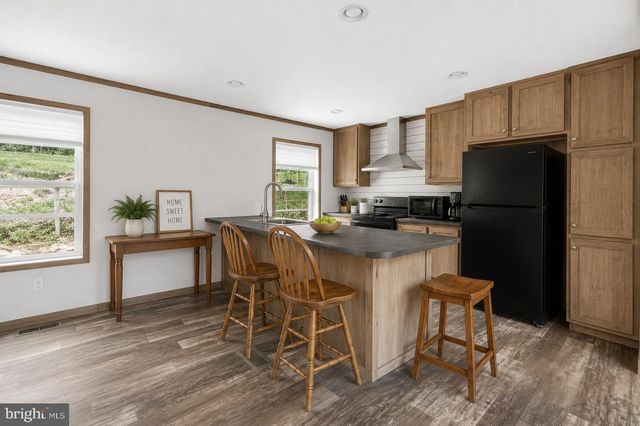 3852 UPPER VALLEY RD, Parkesburg, PA 19365