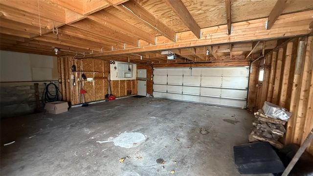 2 E Grant Street, Marshalltown, IA 50158