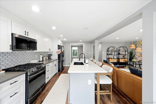 736 Pelhamdale Avenue, New Rochelle, NY 10801
