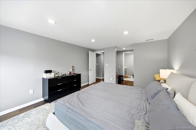 736 Pelhamdale Avenue, New Rochelle, NY 10801