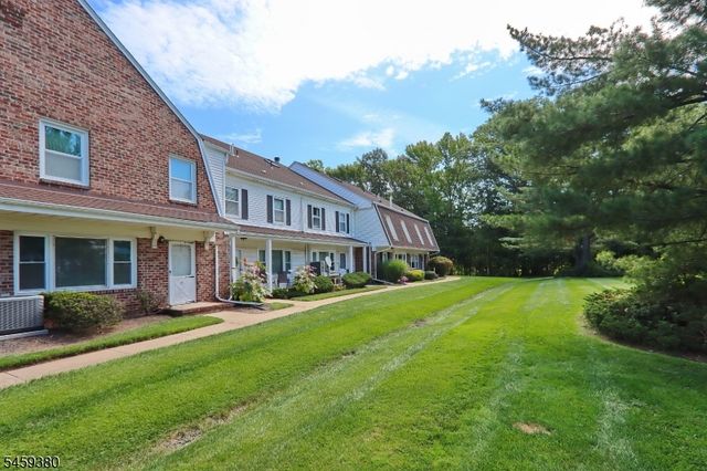 25 Tisbury Ct, Scotch Plains Twp., NJ 07076