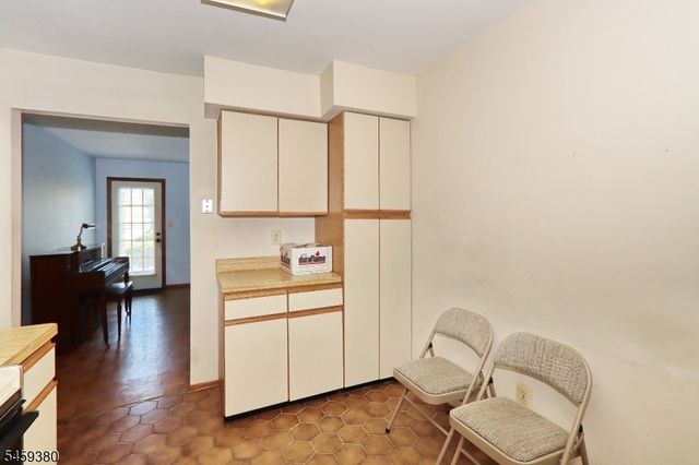 25 Tisbury Ct, Scotch Plains Twp., NJ 07076