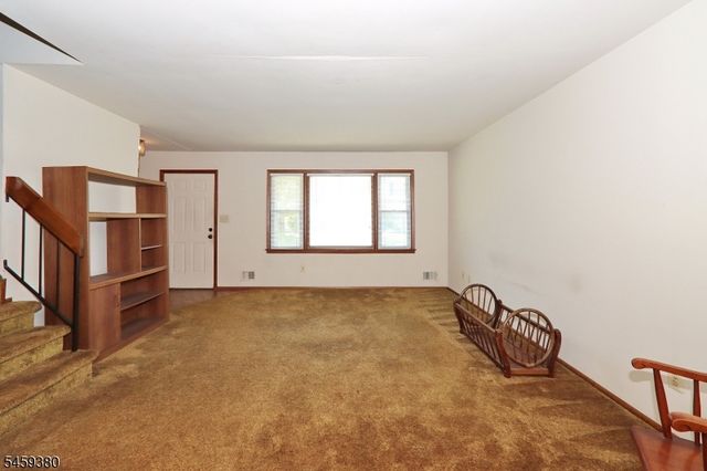 25 Tisbury Ct, Scotch Plains Twp., NJ 07076