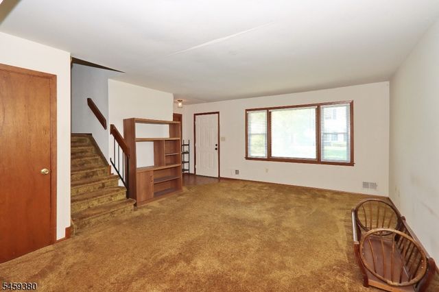 25 Tisbury Ct, Scotch Plains Twp., NJ 07076
