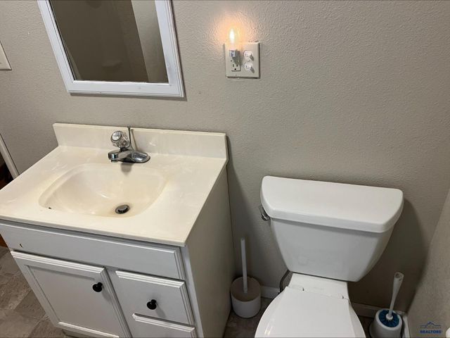 245 S 6TH ST, Hot Springs, SD 57747