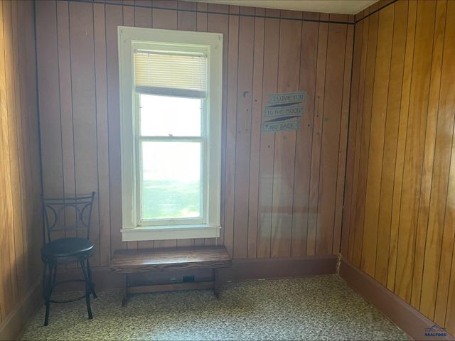 245 S 6TH ST, Hot Springs, SD 57747