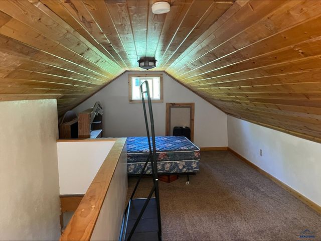 245 S 6TH ST, Hot Springs, SD 57747