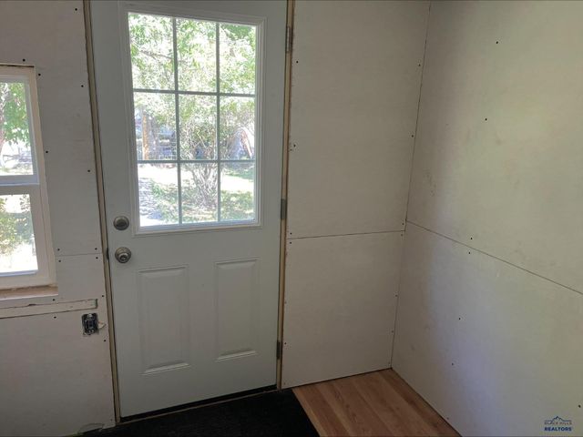 245 S 6TH ST, Hot Springs, SD 57747
