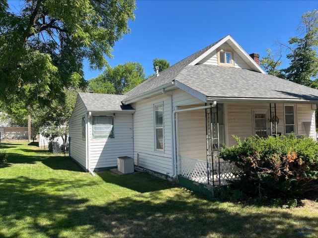 245 S 6TH ST, Hot Springs, SD 57747