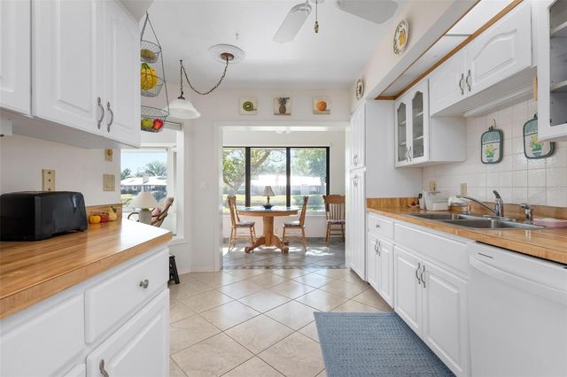 228 SOUTHAMPTON LANE 258, Venice, FL 34293