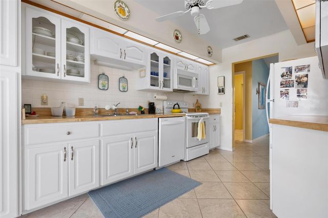 228 SOUTHAMPTON LANE 258, Venice, FL 34293