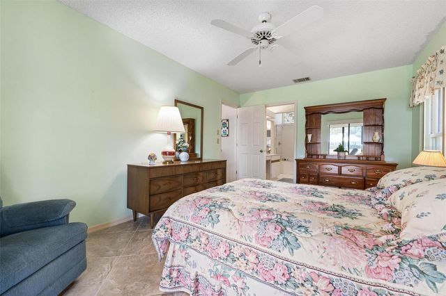 228 SOUTHAMPTON LANE 258, Venice, FL 34293
